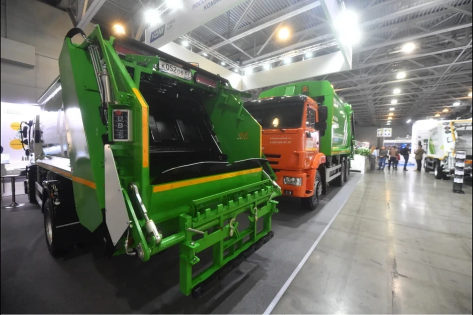 Для улучшения логистики и оперативности вывоза отходов, муниципалитеты получили 27 новых мусоровозов