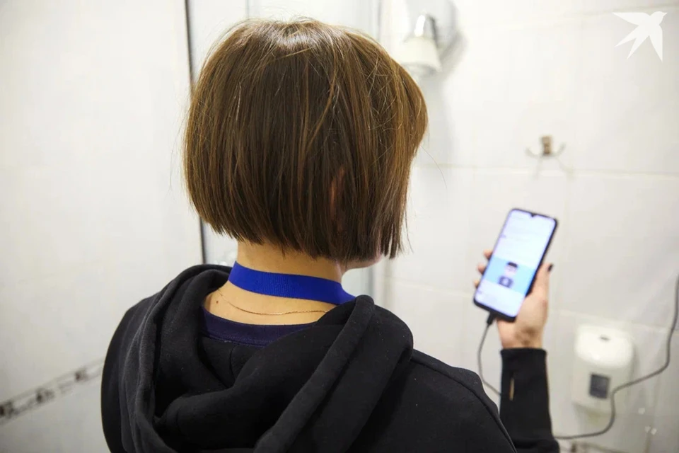 Минчанка хотела почитать смс в телефоне парня, но заблокировала свой телефон и лишилась денег. Снимок носит иллюстративный характер.