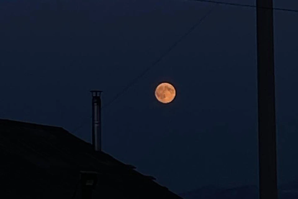 5 ноября жители Иркутска смогут наблюдать яркое суперлуние. Фото Антона