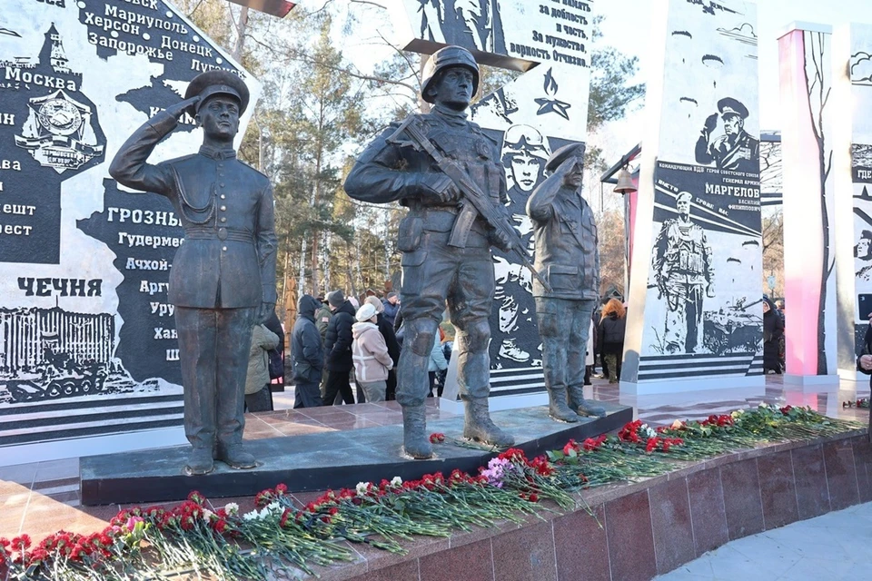 Обновленную «Аллею Славы» открыли в Каменске-Уральском. Фото: Администрация Каменска-Уральского