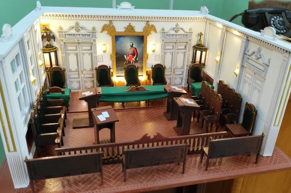 Макет позволяет увидеть, как выглядел зал судебных заседаний 19 века. Фото предоставлено объединенной пресс-службой судов общей юрисдикции Иркутской области