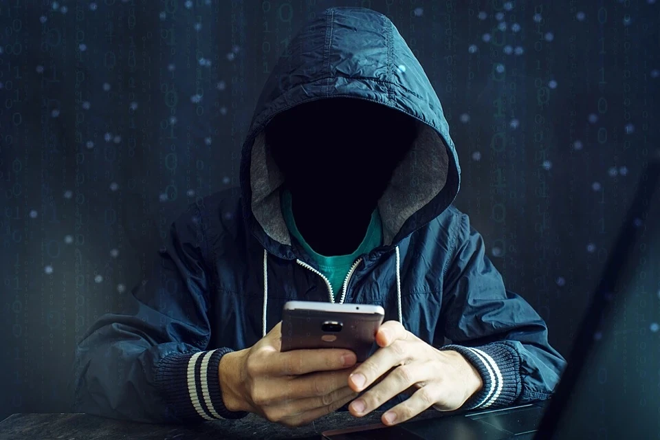 Россиянам рассказали, как распознать мошенника по первым фразам