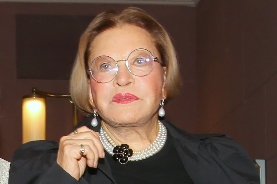 Людмила Максакова.