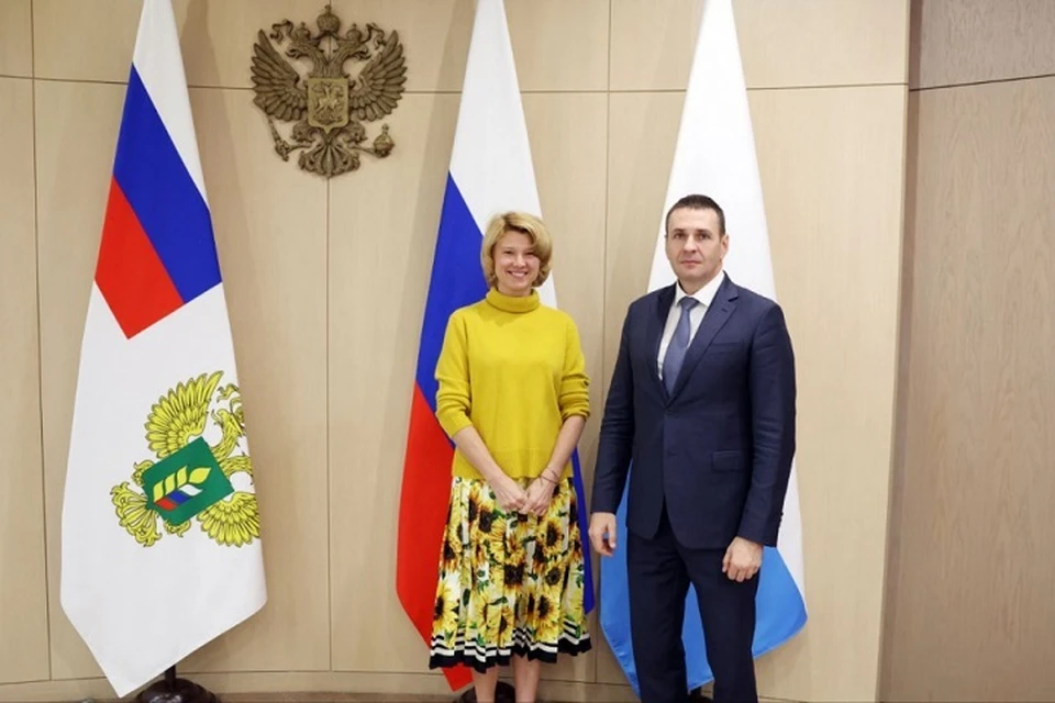 Дмитрий Демешин встретился обсудил с главой минсельхоза Оксаной Лут перспективы отрасли. Фото: пресс-служба министерства сельского хозяйства РФ.