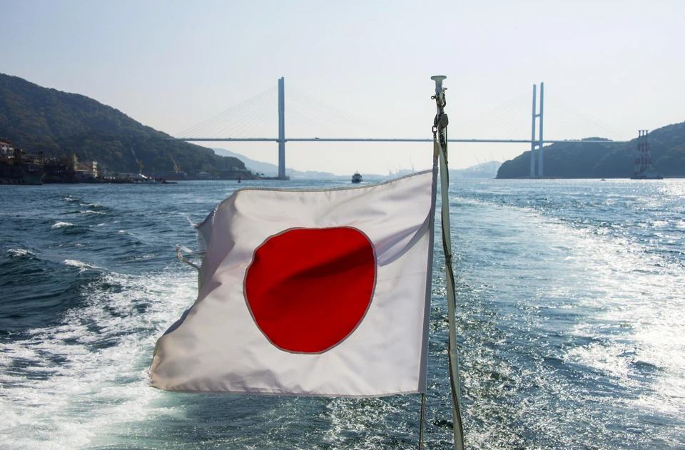 Дрейфовавшее у берегов Японии судно с россиянами отбуксировали в порт