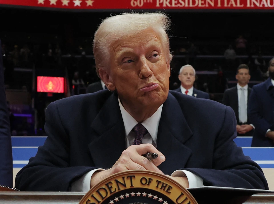 Трамп заявил, что США могут потерять триллионы долларов, если суд признает его пошлины незаконными.