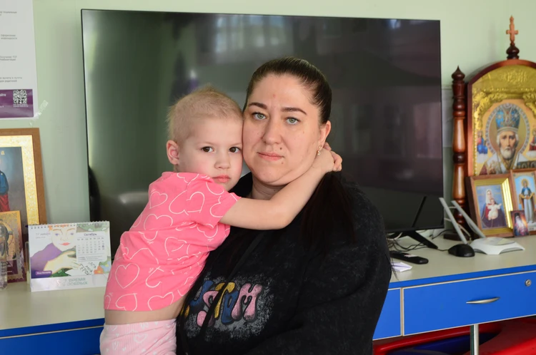 «Все началось с синячков на ногах»: Мама 4-летней Вики Гудковой из Горловки рассказала, как ее дочь борется с лейкозом