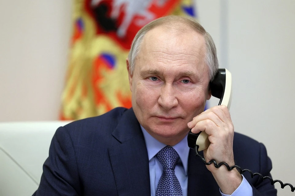 Владимир Путин провел телефонный разговор с президентом Узбекистана Мирзиёевым