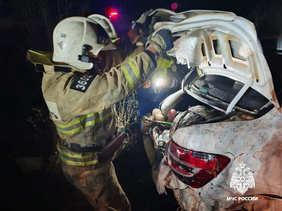 Водитель погиб. Фото: пресс-служба МЧС по Тверской области