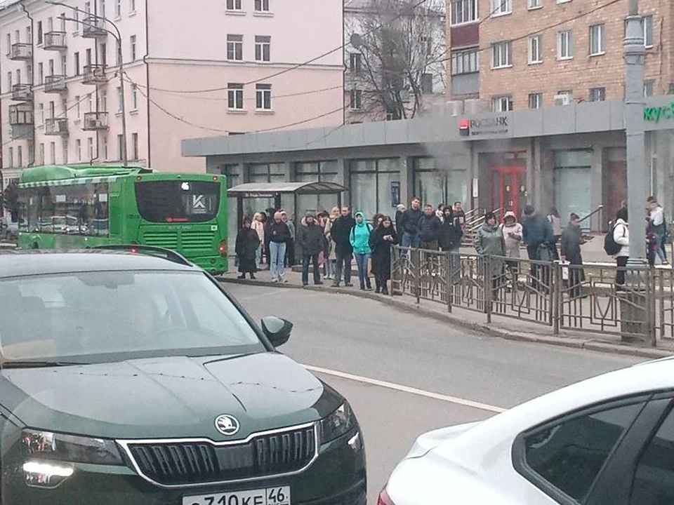 Движение перекрыли на Перекальского