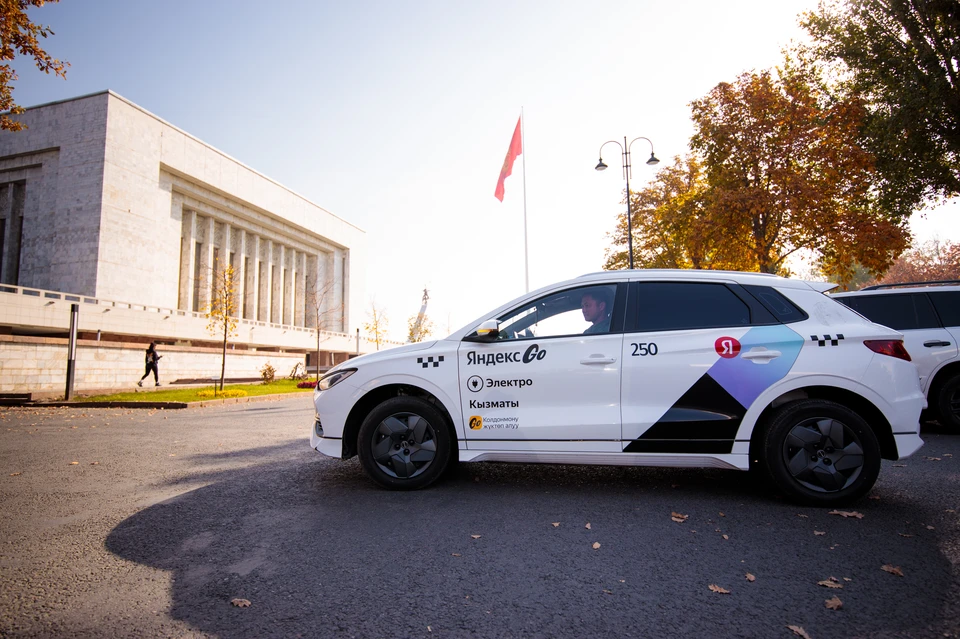 Пользователям будут доступны современные и просторные электромобили марок BYD, Weltmeister, Changan, FAW и другие.