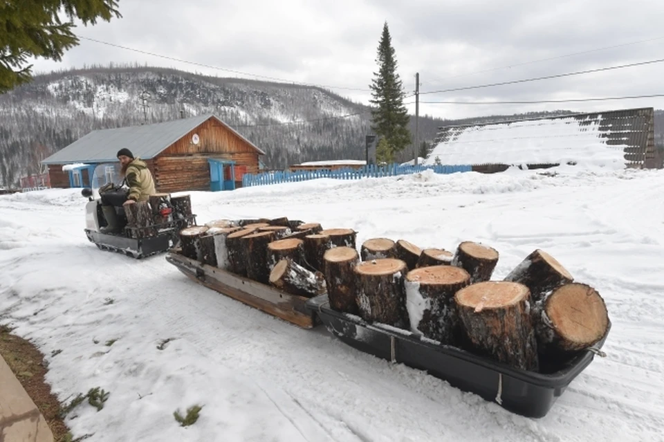 В Октябрьском районе ЕАО семьям военнослужащих доставляют уголь и дрова