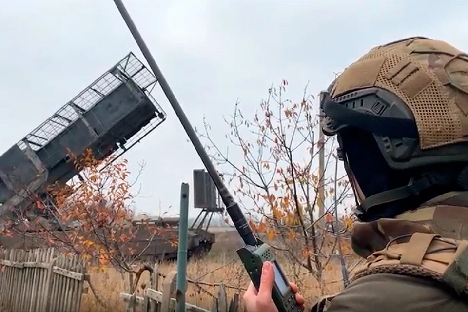 Расчет модернизированной ТОС-1А «Солнцепек» поддерживает наступательные действия штурмовых подразделений на Красноармейском и Сумском направлениях.