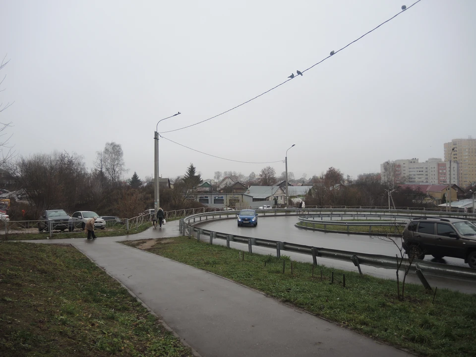 Здесь будет выезд на новую магистраль со стороны юго-запада.