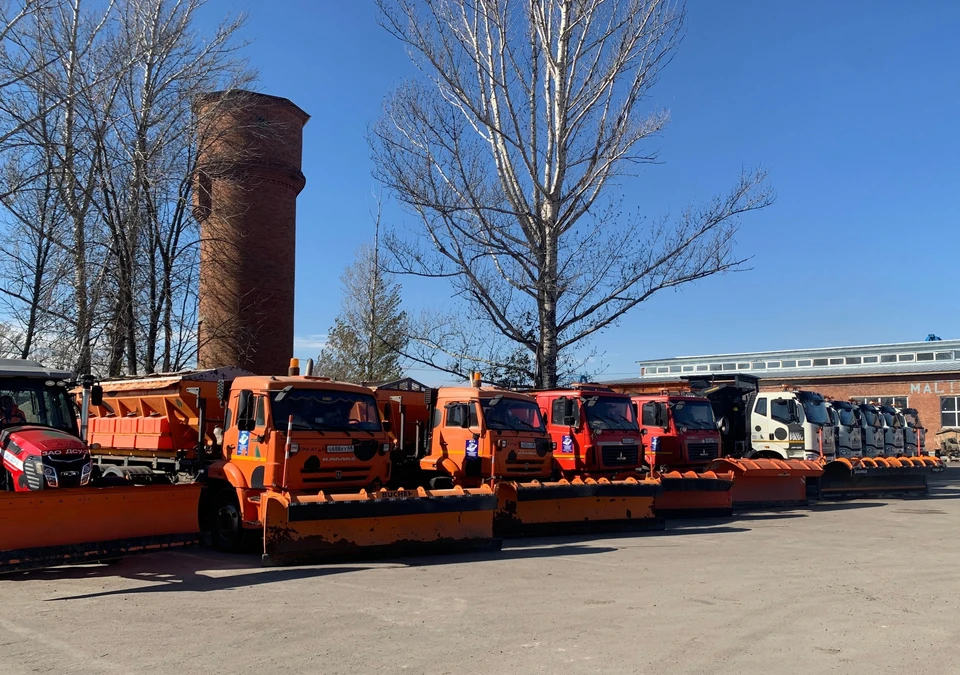 Спецтехника и рабочие готовы к непростым выходным