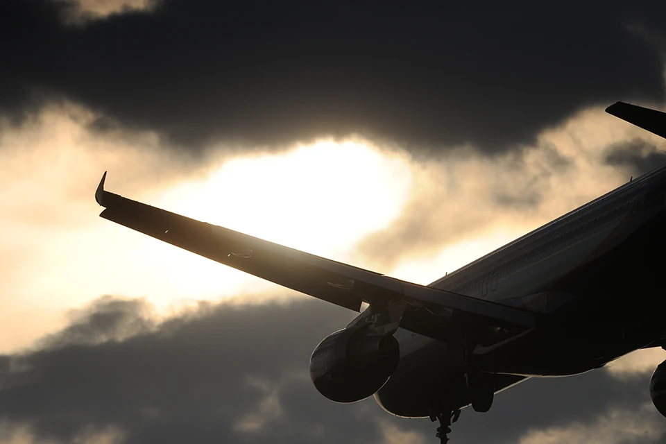 В Хабарвске совершил аварийную посадку из-за неисправности самолет с пассажирами.