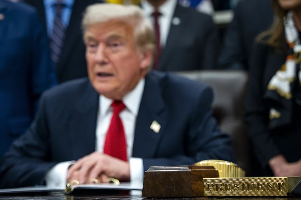 Трамп призвал уволить телеведущего Сета Майерса за критику президента США