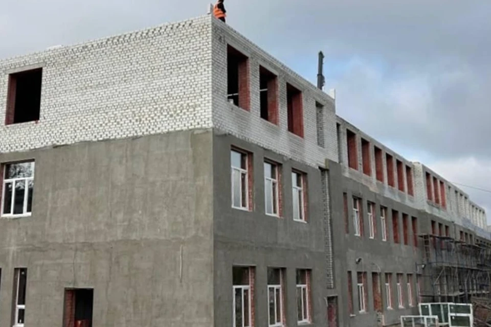 На левом берегу Мариуполя восстанавливают школу, построенную в 1936 году. Фото: РКС-НР