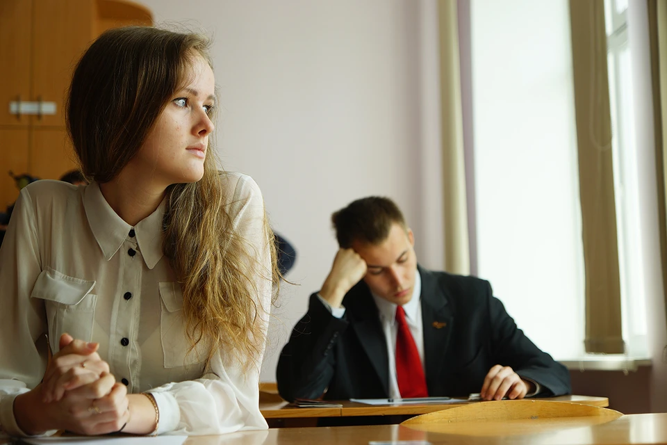 Рособрнадзор перенес на июнь начало сдачи ЕГЭ с 2026 года