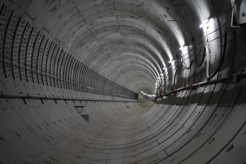 Двоих москвичей задержали за проникновение в служебный тоннель метро