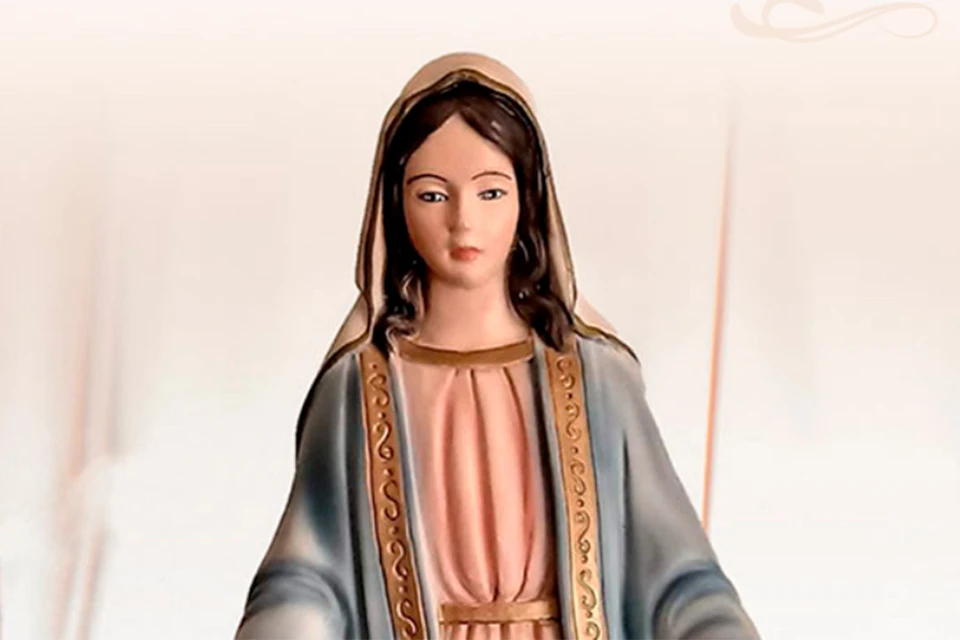 Ватикан отправил под суд хозяйку плачущей кровавыми слезами статуи Мадонны. Фото: lareginadelrosario.org/
