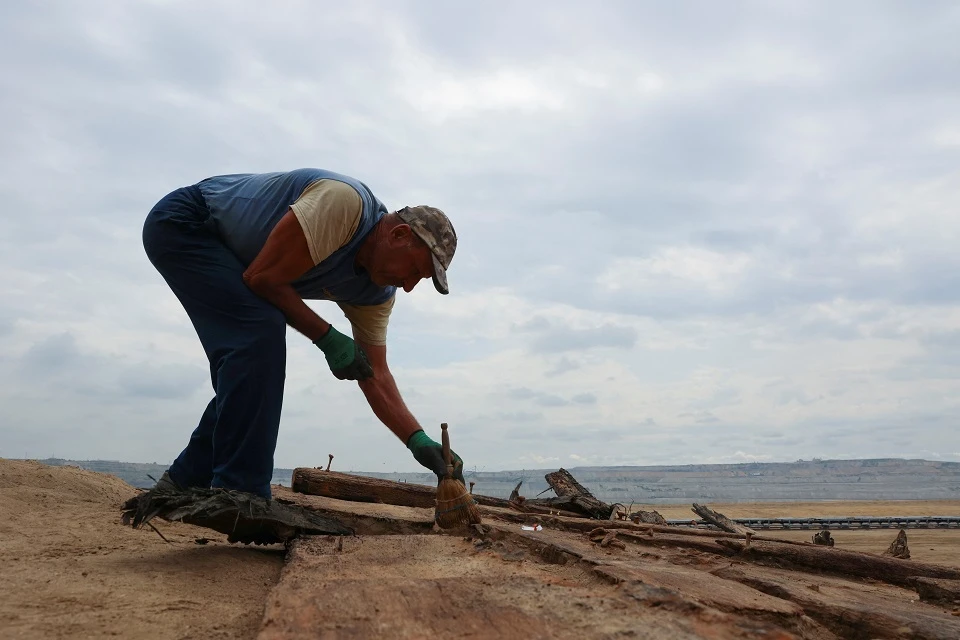 Археологи вскрыли запечатанный 1700-летний саркофаг: что было внутри