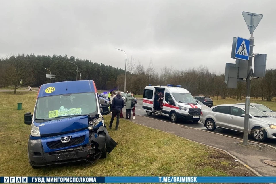 В Минске случилось ДТП с маршруткой – один человек в больнице. Снимок носит иллюстративный характер.