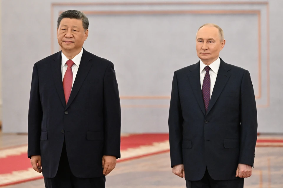 Председатель КНР Си Цзиньпин и президент России Владимир Путин