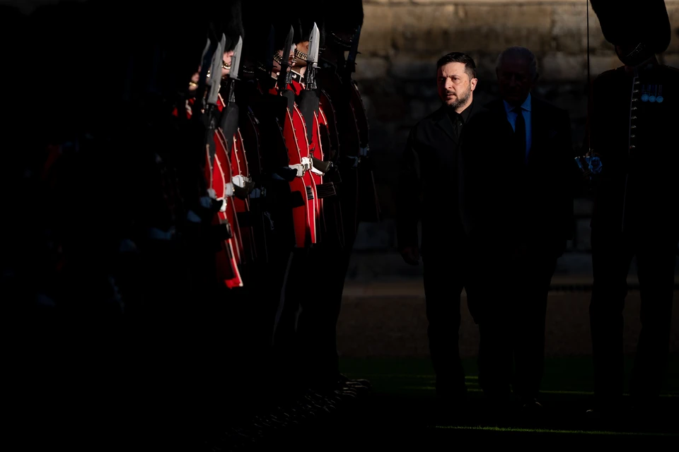 Зеленский: люди с украинскими паспортами продвигают российскую позицию на Западе