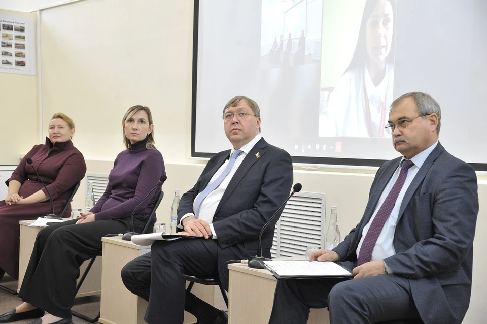 На Дону растет число желающих помочь сиротам.