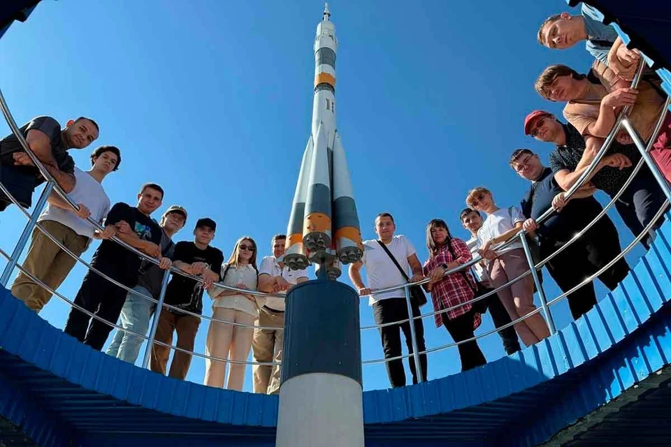 Молодые сотрудники предприятия могут попасть в отряд космонавтов и участвовать в создании ракетно-космической техники будущего. Фото: АО «РКЦ «Прогресс»