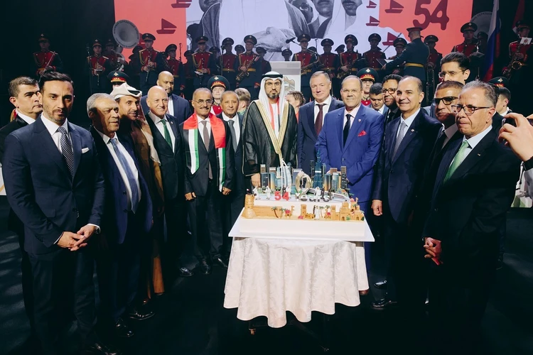 Национальный день ОАЭ в Москве: восточные танцы, арабские деликатесы и новые проекты