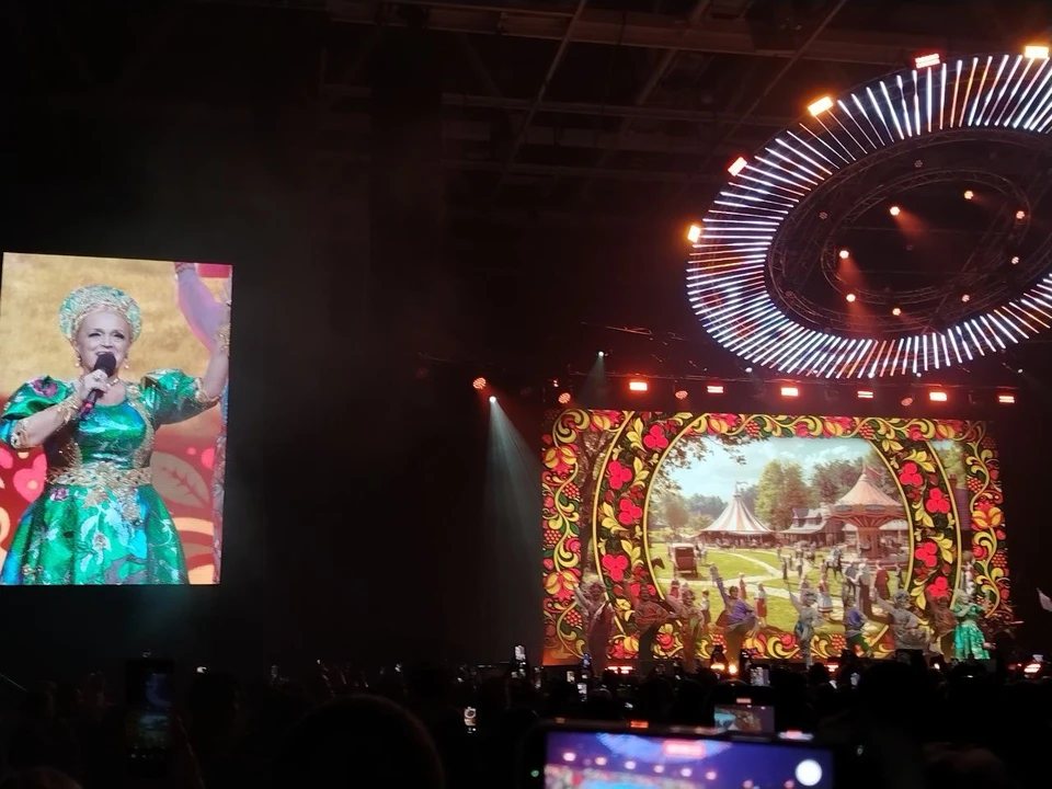 Надежда Кадышева потрясла размахом программы, костюмами и сценографией