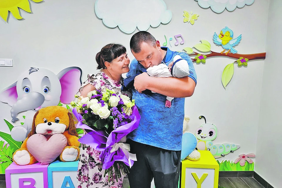 Александр и Анна Красниковы выросли в многодетных семьях и сами стали родителями двух дочек и сына.