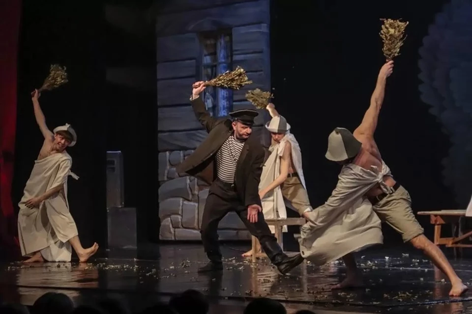 ФОТО: Луганский академический русский драматический театр имени П. Луспекаева