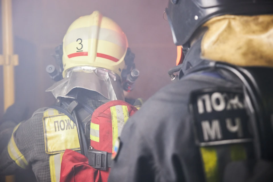 Магазин одежды загорелся на Тухачевском рынке Ставрополя