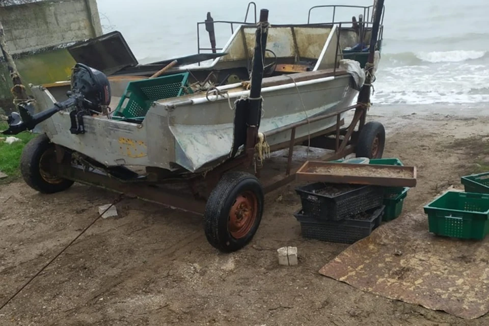 В ДНР задержали мужчину, который незаконно ловил рыбу в акватории Азовского моря. Фото: МВД по ДНР