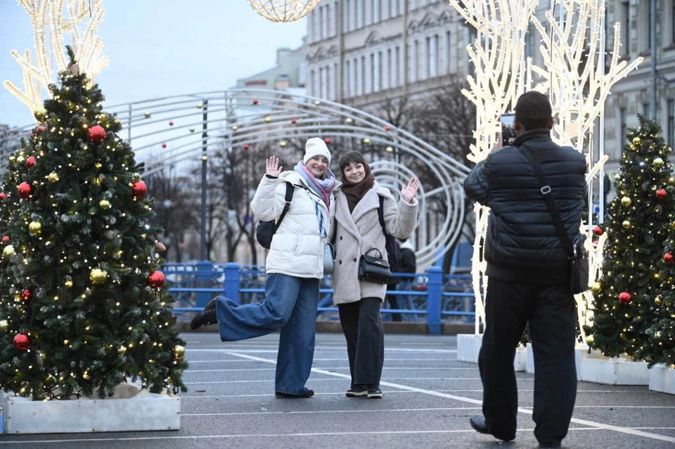 Петербуржцы встретили первый день зимы.