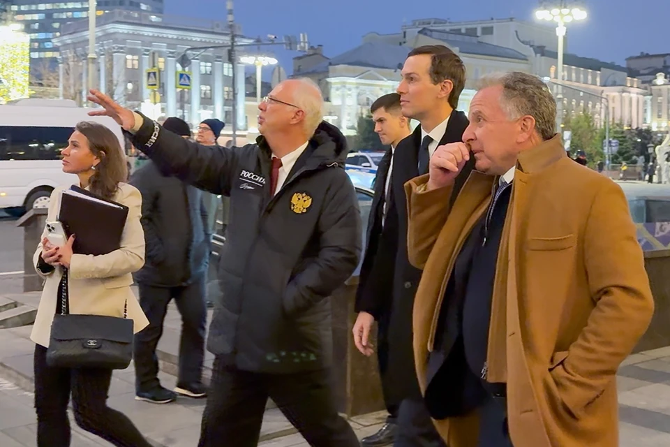 Дмитриев появился на встрече с Уиткоффом в куртке с цитатой Путина. Фото: Екатерина Шамарова/ТАСС