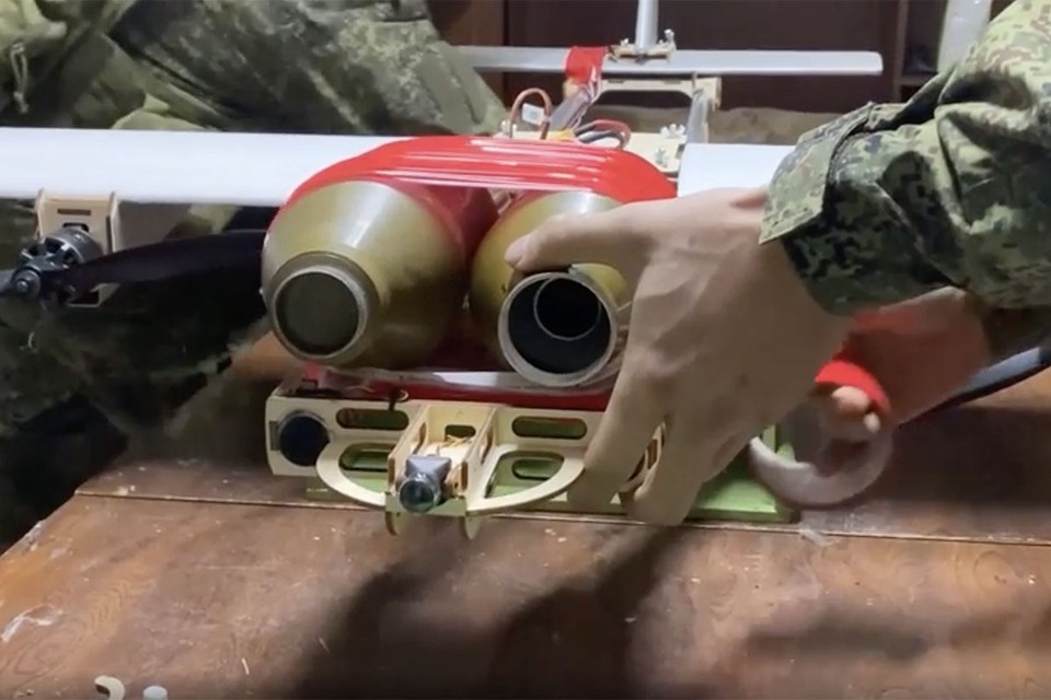 Украинские боевики запускают дроны с крыш многоэтажек Димитрова