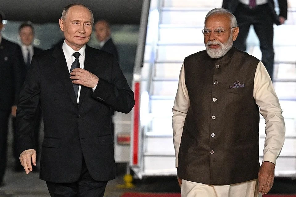 Премьер Моди лично встретил Владимира Путина у самолёта, момент попал на видео