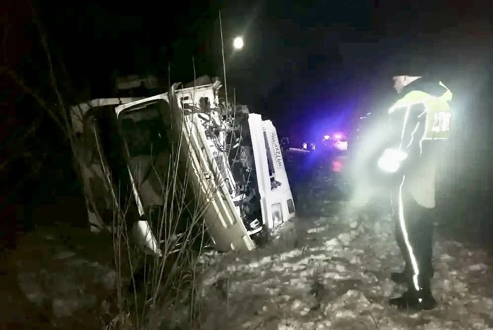 В ДТП на Серовском тракте выжила 10-летняя девочка, она находится в хирургическом отделении. Фото: Госавтоинспекция Свердловской области