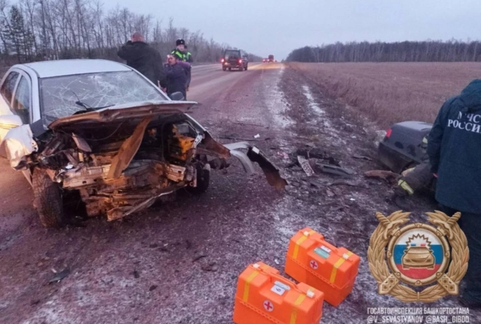 В больницу доставлены пять человек.
