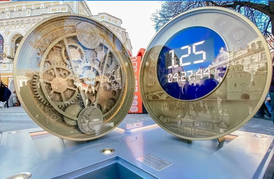 В Нижнем Новгороде снова запустили часы 800-летия города у ТЮЗА.