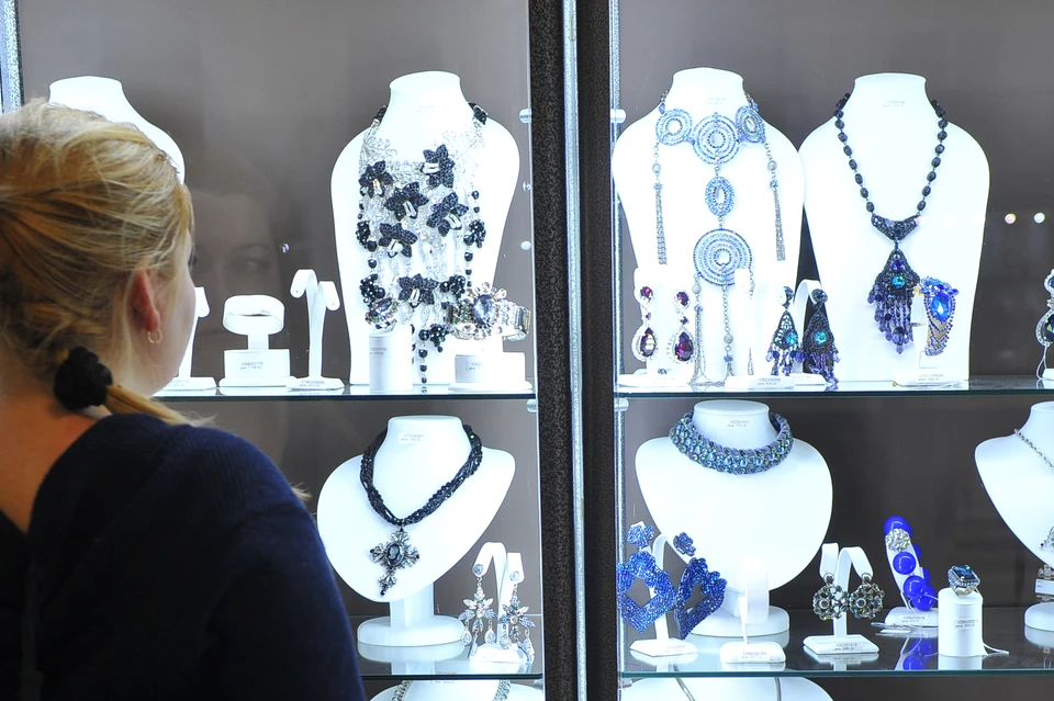 Многих дам завораживают ювелирные украшения. Фото из архива "КП".