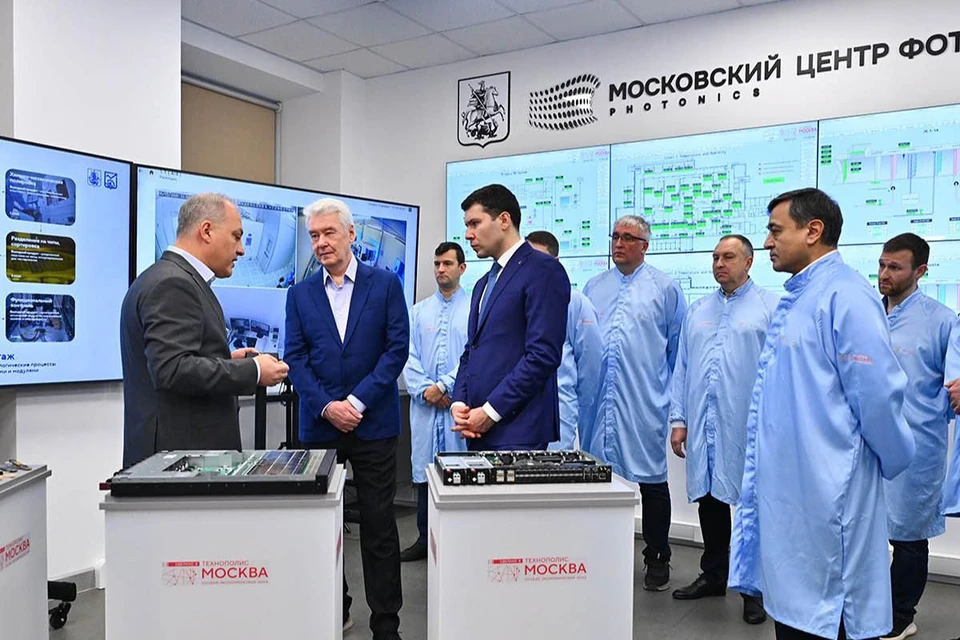 Сегодня, 5 декабря, мэр Москвы Сергей Собянин и министр промышленности и торговли РФ Антон Алиханов открыли Московский центр фотоники. Фото: Пресс-служба Мэра и Правительства Москвы