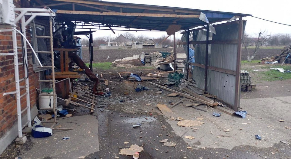 Частный дом оказался поврежден после удара ВСУ. Фото - тг-канал Евгения Балицкого