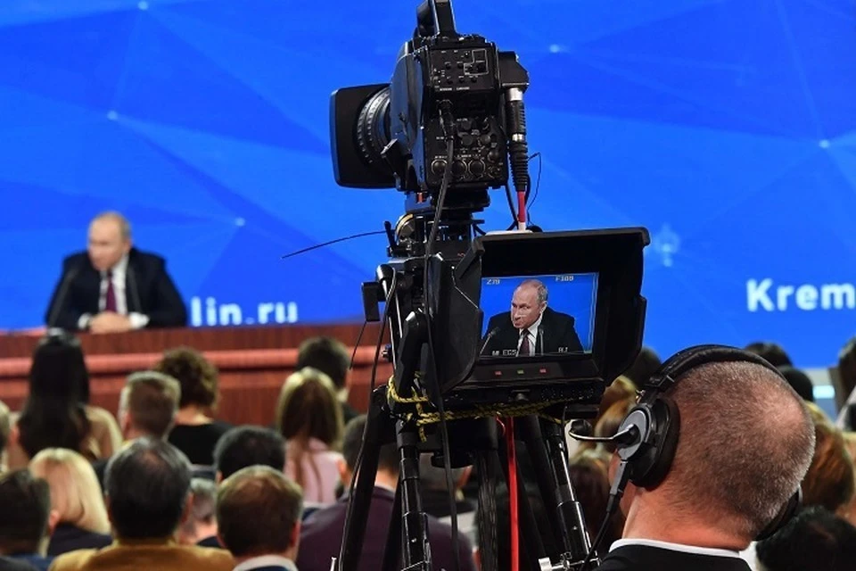 Граждане РФ отправили более 255 тысяч обращений на прямую линию с Путиным