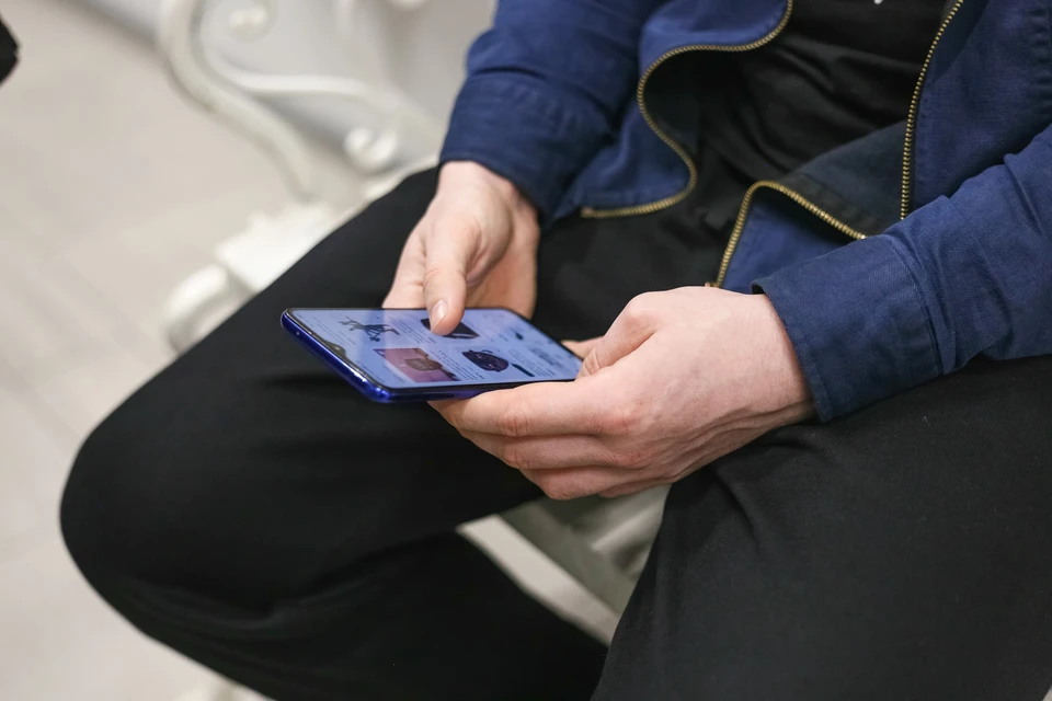 Жителя Красноярска осудили за найденный телефон