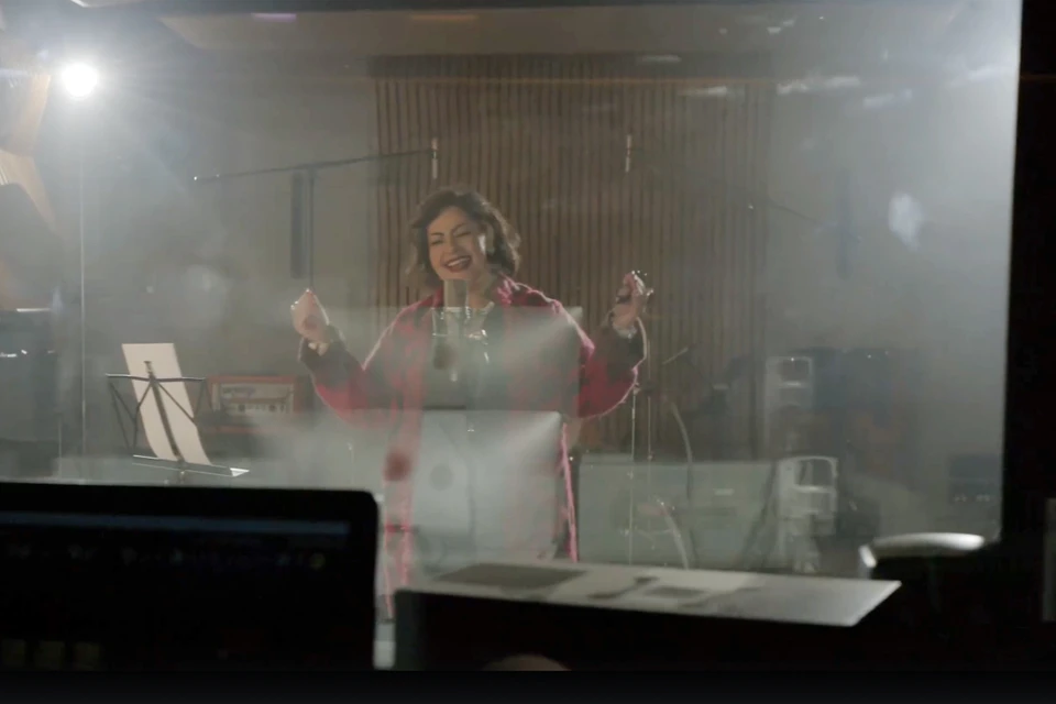 Авторы решили объединить профессиональных артистов и настоящих волонтеров